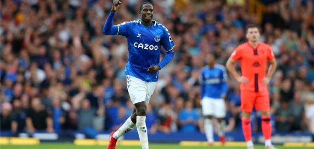 عبد الله دوكوري: محمد صلاح مثالي وقدوة.. أصوم رمضان كاملًا وديني أهم شيء في حياتي